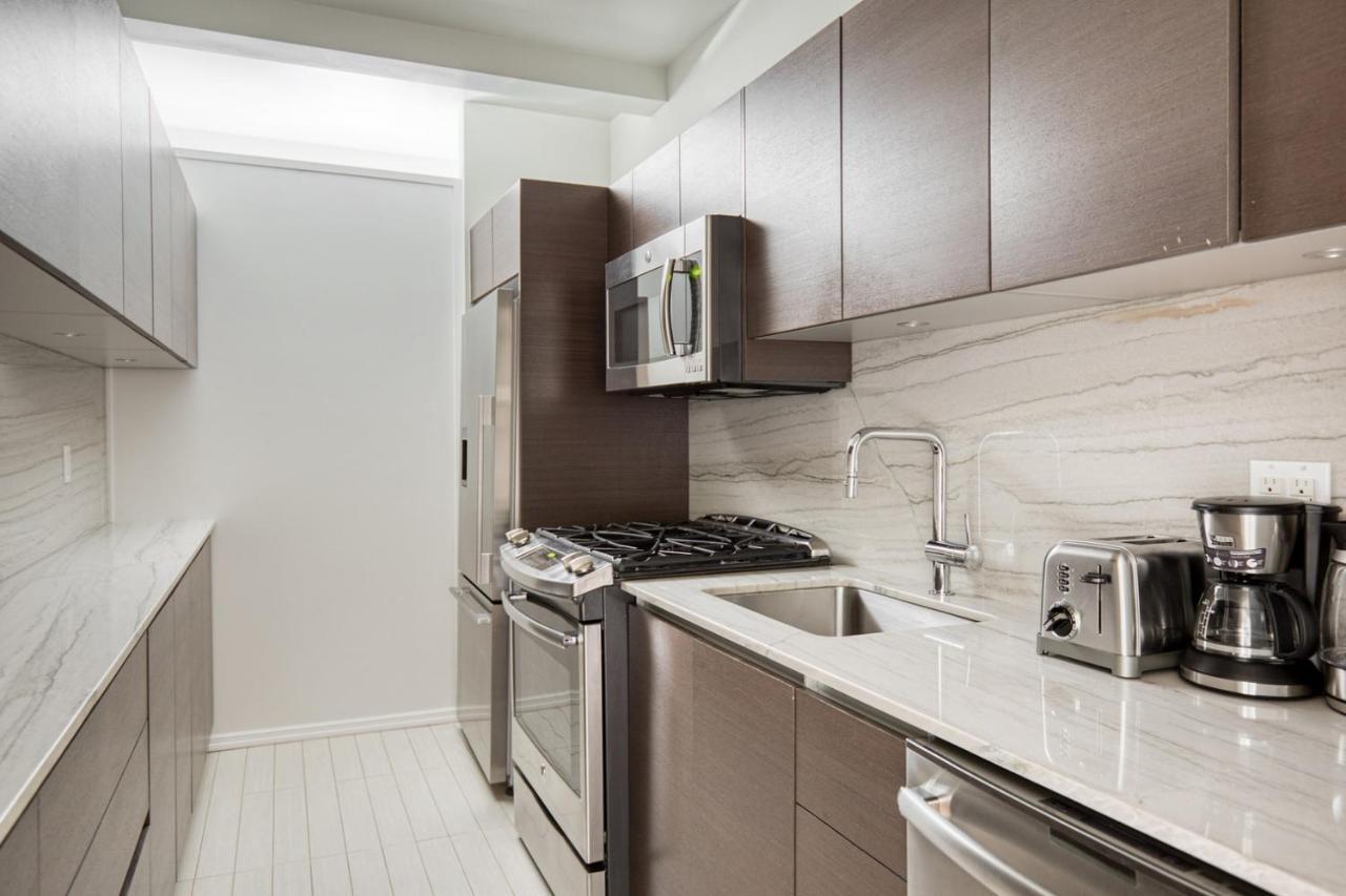 Midtown E 2br W Doorman 2 Blocks To River Nyc-700 Apartment New York